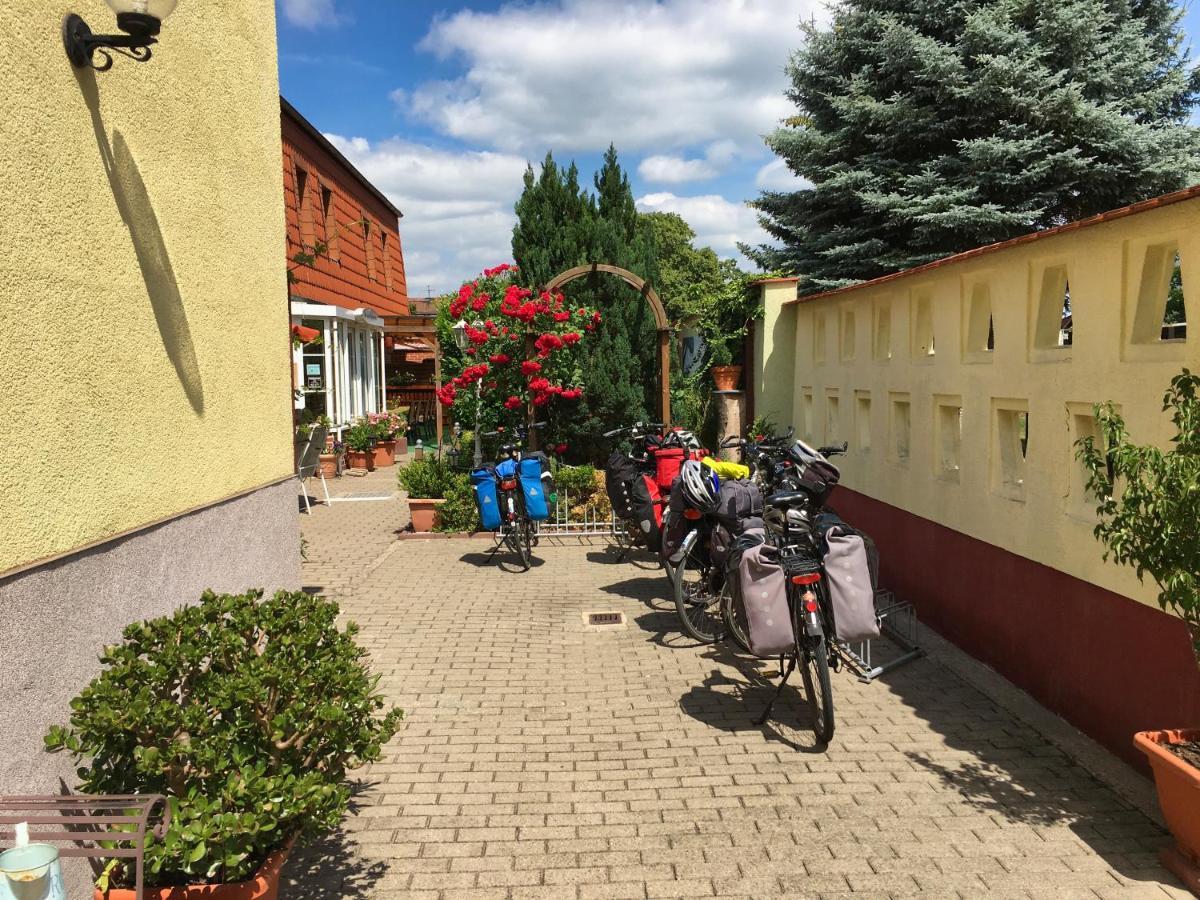 Pension Luisenhof Tangermuende Luaran gambar